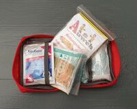tasche-erste-hilfe-handtasche-schultasche-spaziergang-mini-2
